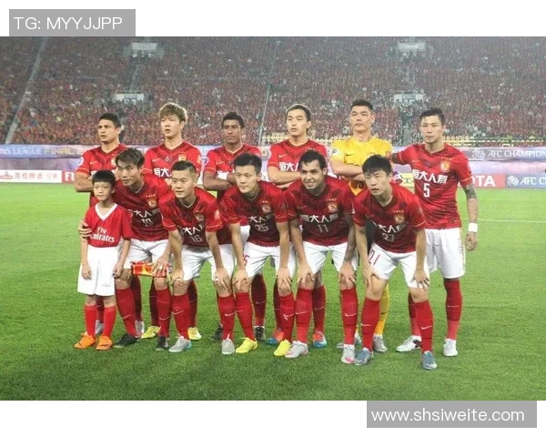 亚冠激战上海上港迎战广州恒大决战绿茵场谁能笑到最后